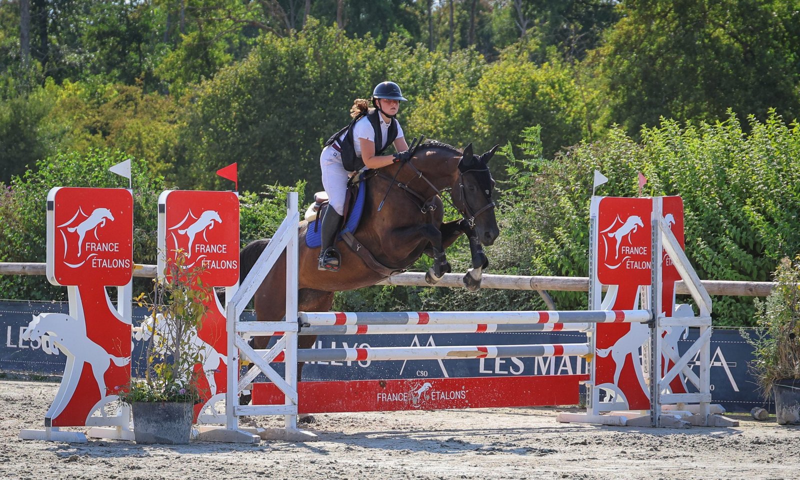Léa en concours aux Maillys, août 2026